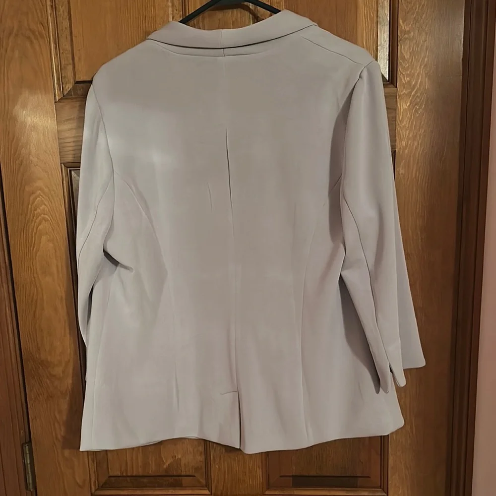 Skies Are Blue Elegant Light Gray Women's Blazer - Picture 2 of 2